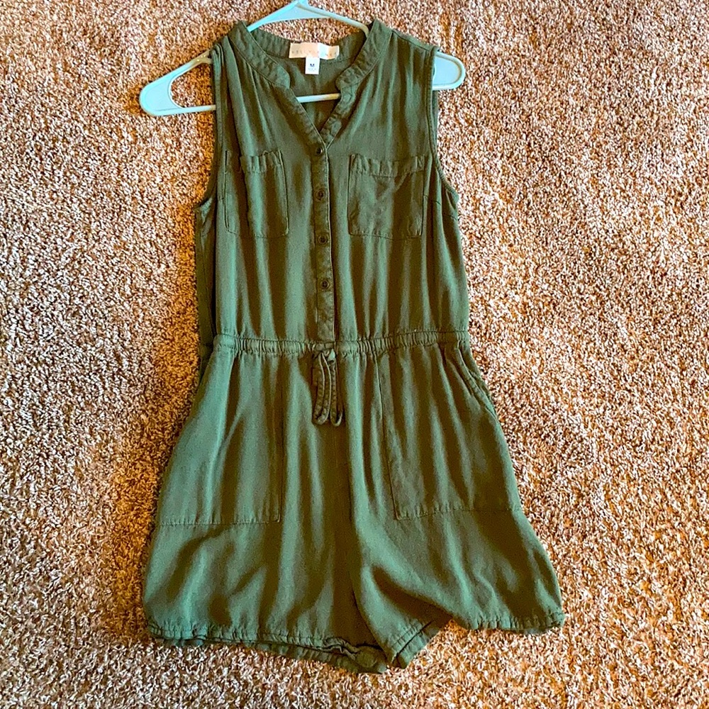 Medium olive green jumper